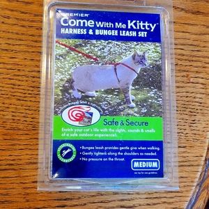 NWOT Premier  Come with me Kitty harness and bungee leash set.   RED
